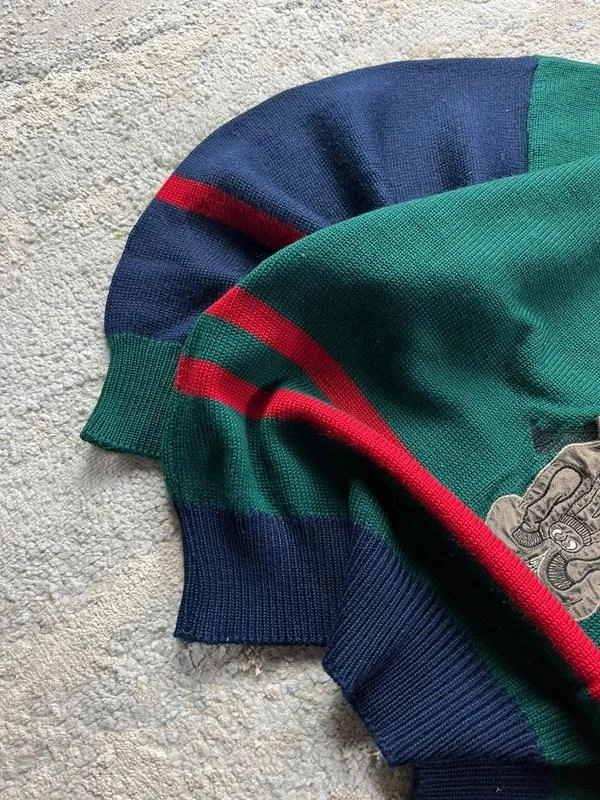 Pull en laine à col rond brodé style Coogi Vintage avec boutons sur les épaules – photo 8